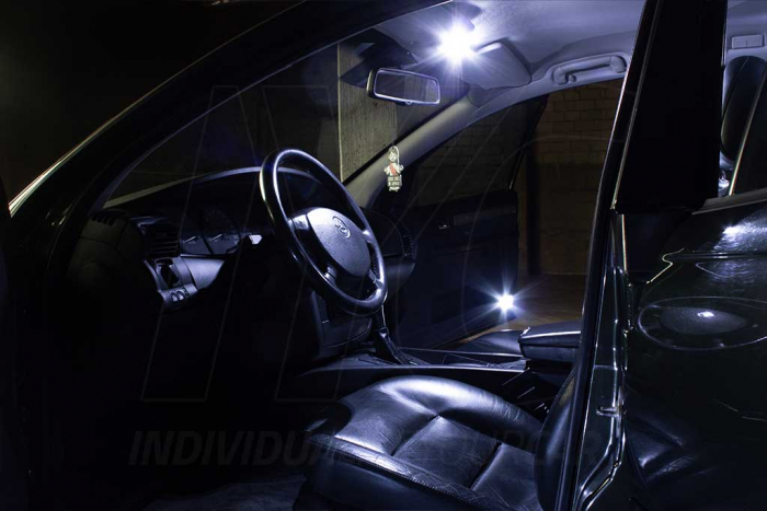 Preview: Opel Omega B Caravan Cool-White