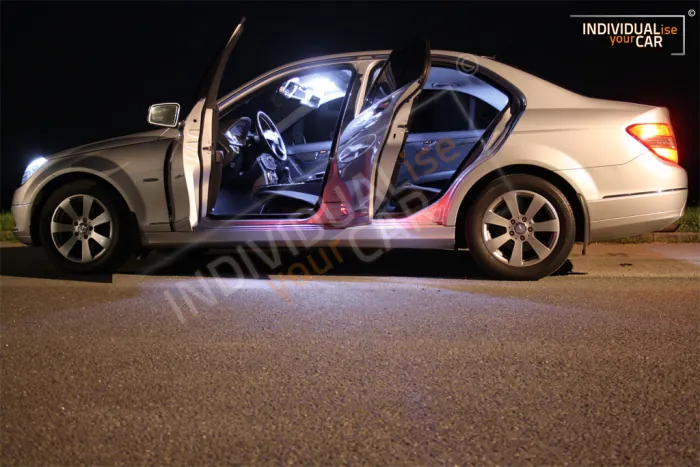 Zestaw oświetlenia wnętrza LED pasujący do Mercedes-Benz Klasy C Limuzyna W204