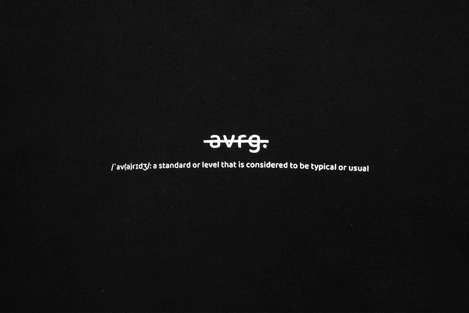 T-Shirt avrg.® "Identity" schwarz