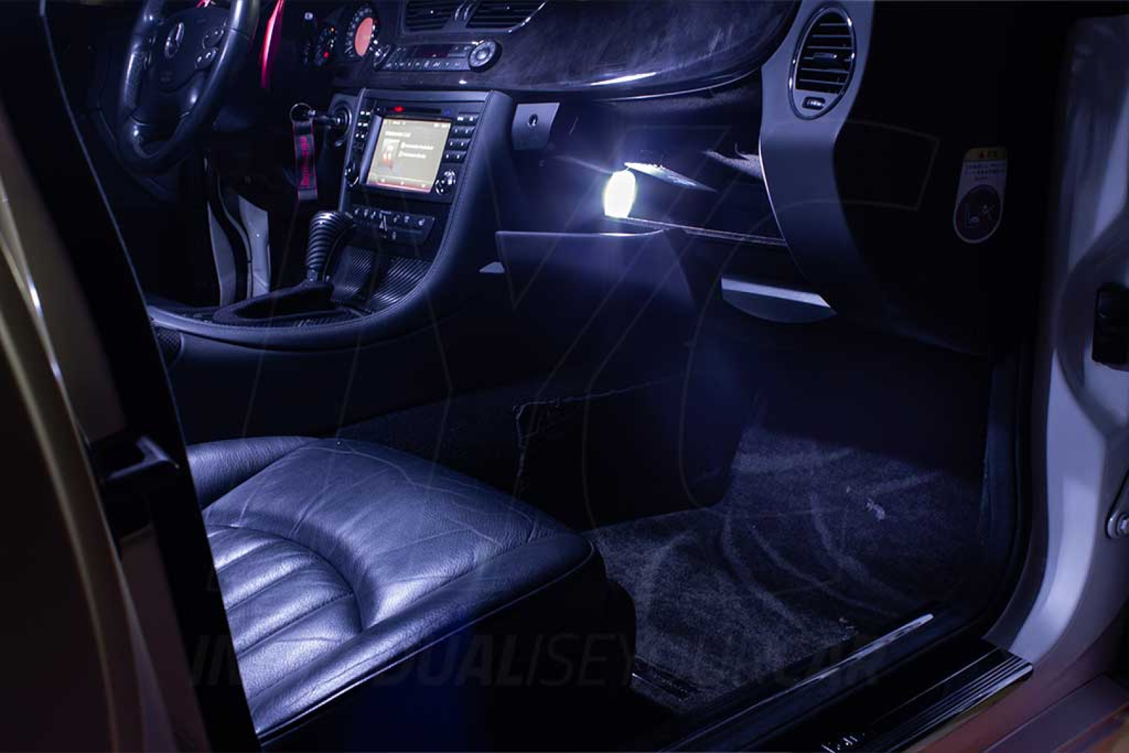 Mercedes Benz CLS C219 Cool-White