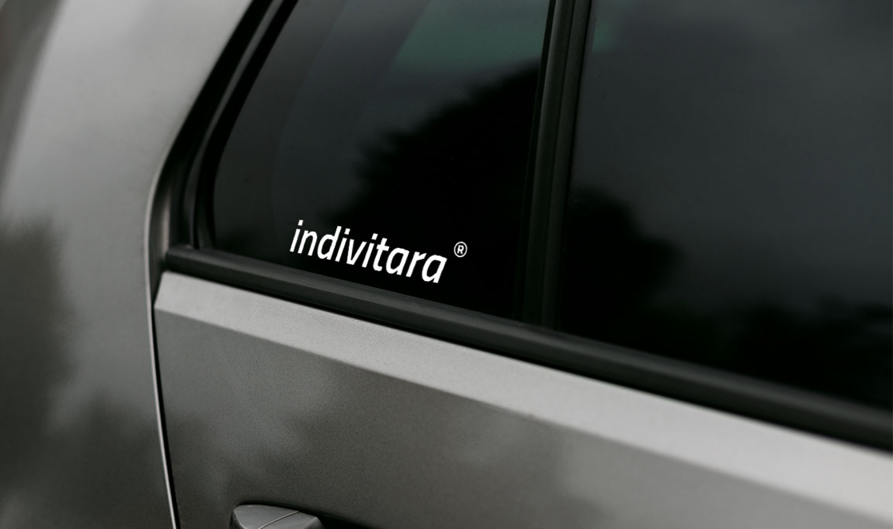 Decal "indivitara" logo